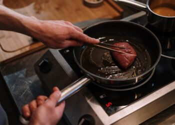 Proces smażenia oleju spożywczego pod lupą naukowca