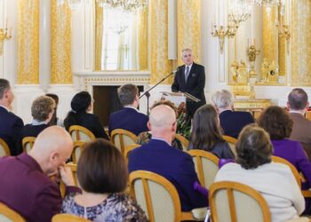 Wręczono medale i nagrody z okazji Dnia Edukacji Narodowej